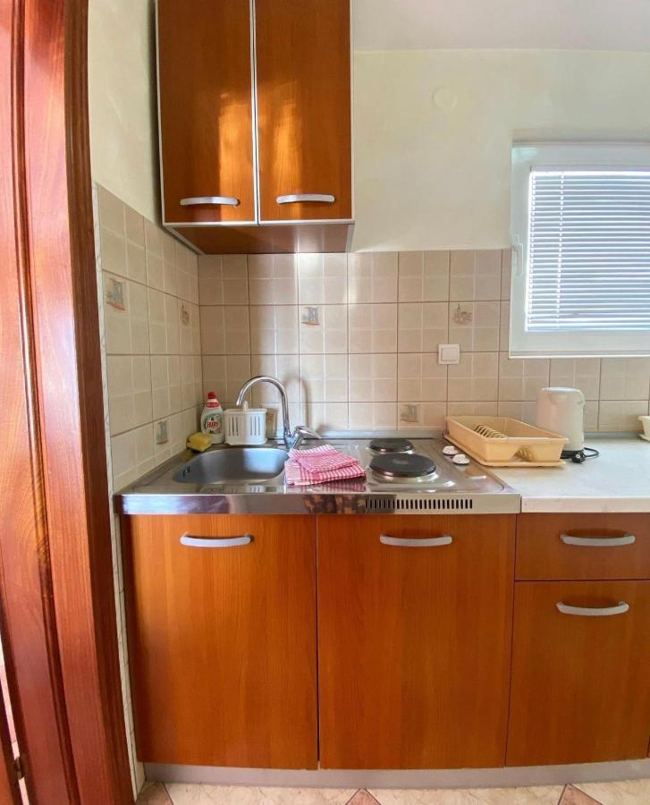 Apartmani Luksic Sutomore Zewnętrze zdjęcie