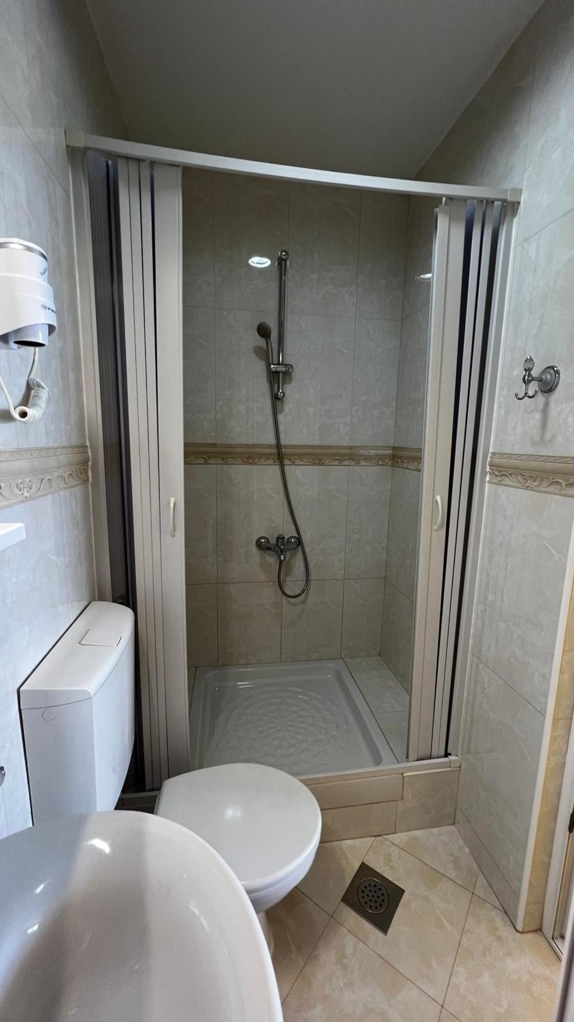 Apartmani Luksic Sutomore Zewnętrze zdjęcie