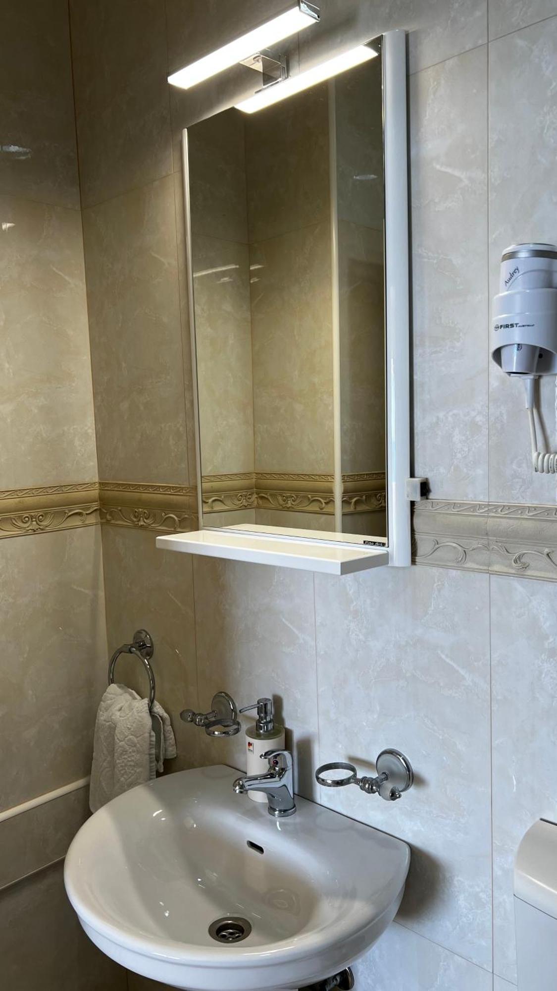Apartmani Luksic Sutomore Zewnętrze zdjęcie